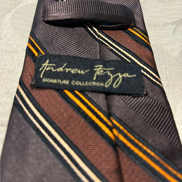 Beautiful Andrew Fezza 100% silk tie. Never worn. - Picture 4 of 4